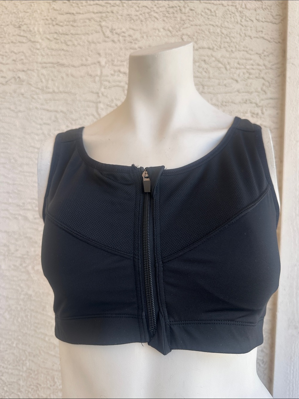 Front-Zip High Support Sports Bra - Black